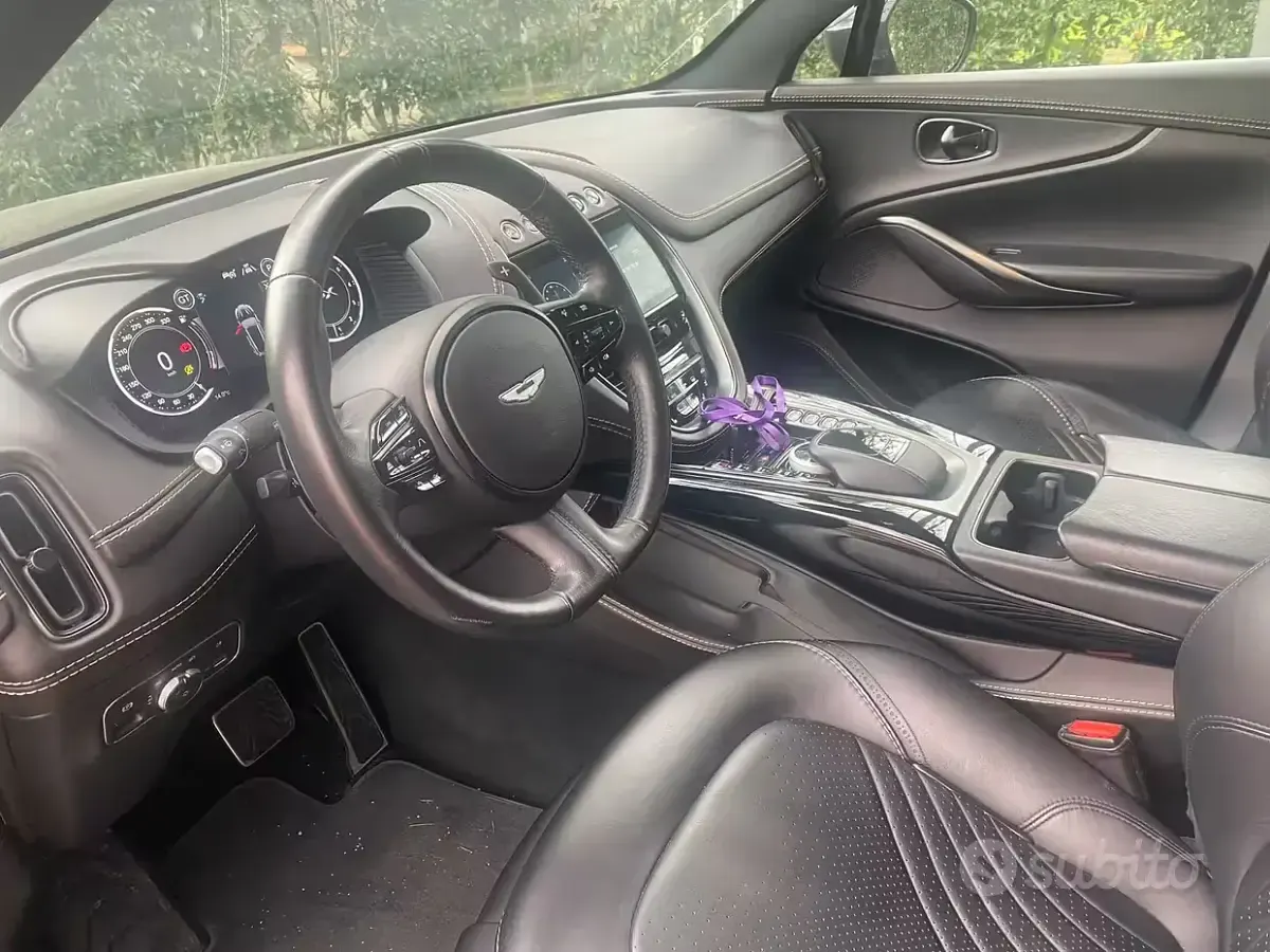 Usata Aston Martin DBX 551 CV (405 kW) 2021 Nero SUV