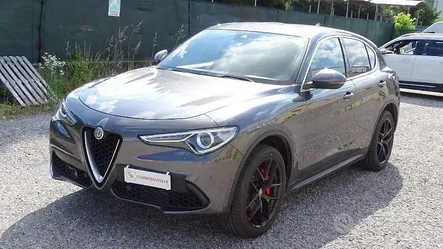 Usata Alfa Romeo Stelvio Veloce 280 CV (205 kW) 2019 Grigio scuro SUV
