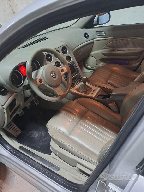 Usata Alfa Romeo 159 185 CV (136 kW) 2006 Grigio Berlina