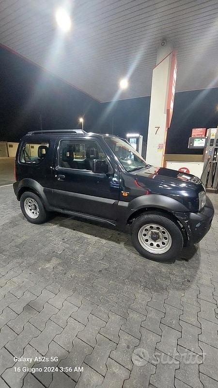 Usata Suzuki Jimny 86 CV (63 kW) 2007 SUV