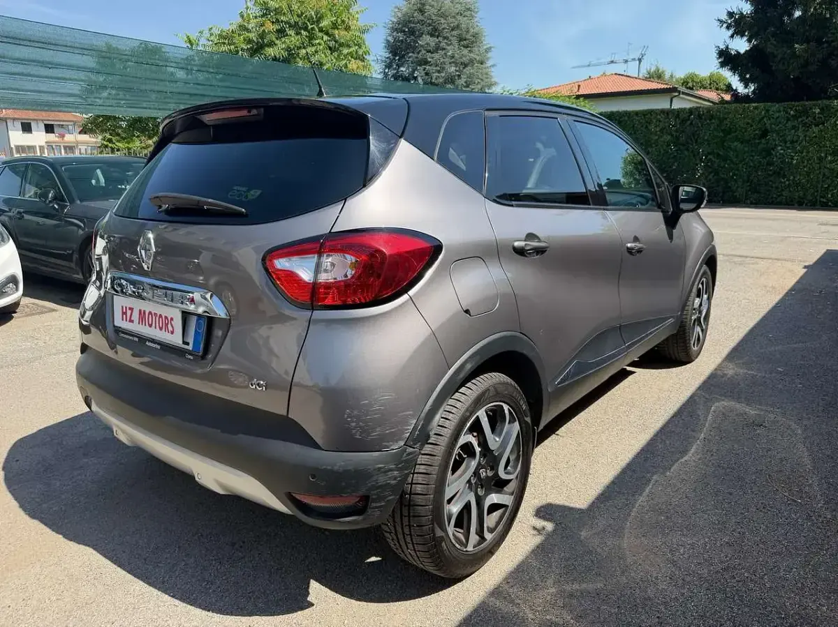 Usata Renault Captur 90 CV (66 kW) 2016 Grigio SUV