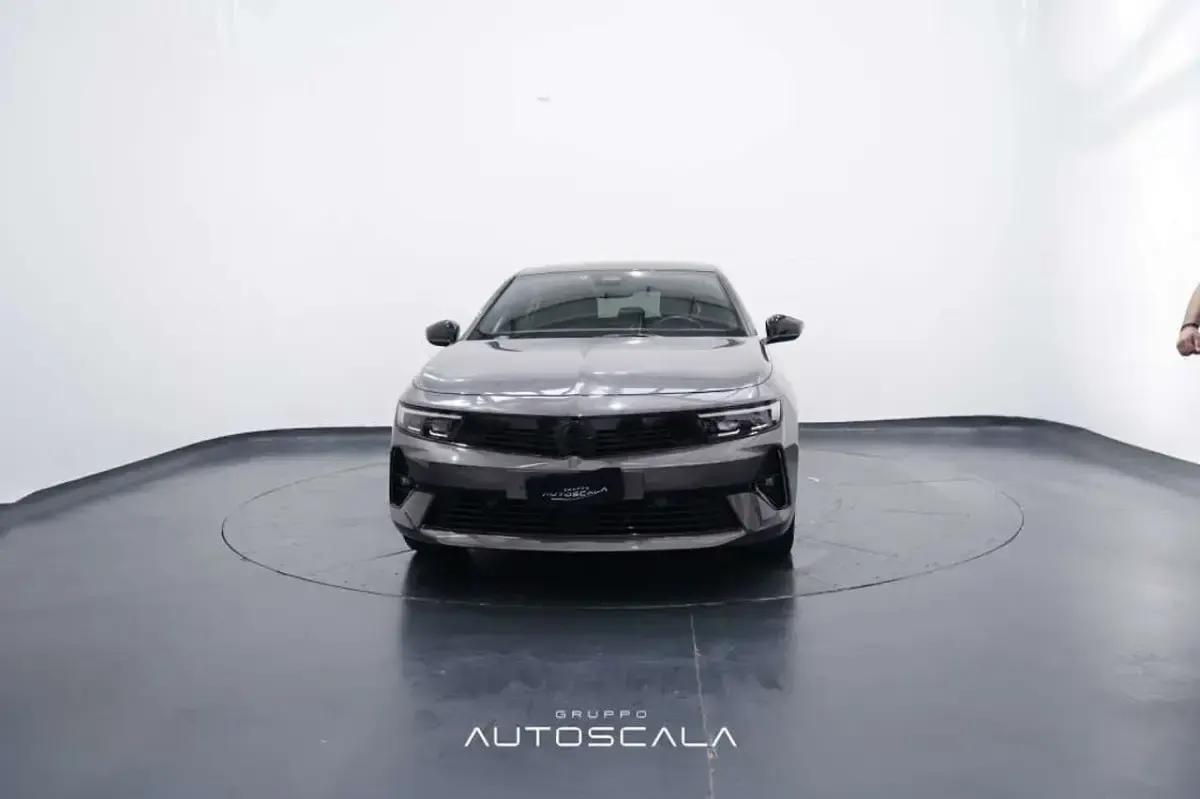 Usata Opel Astra 131 CV (96 kW) 2024 Silver lake Utilitaria