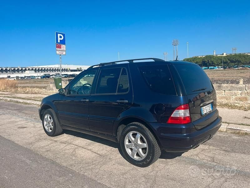 Usata Mercedes ML400 250 CV (183 kW) 2002 Blu SUV