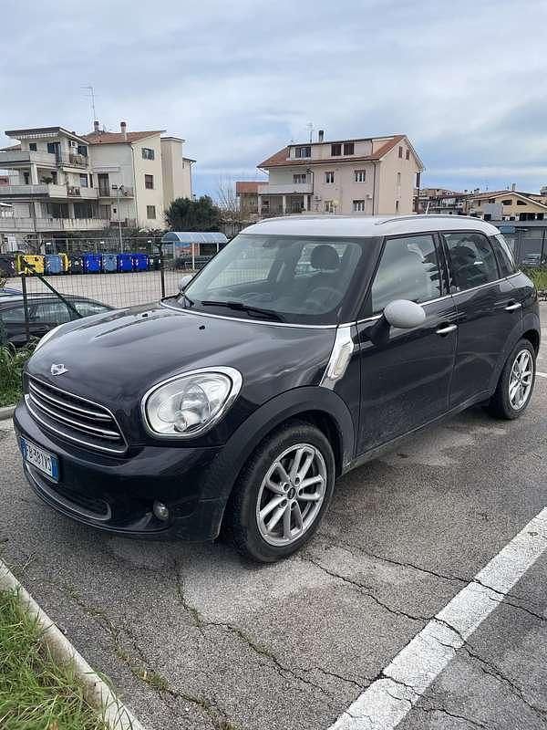 Usata Mini Cooper D Countryman Business 111 CV (81 kW) 2015 Nero SUV