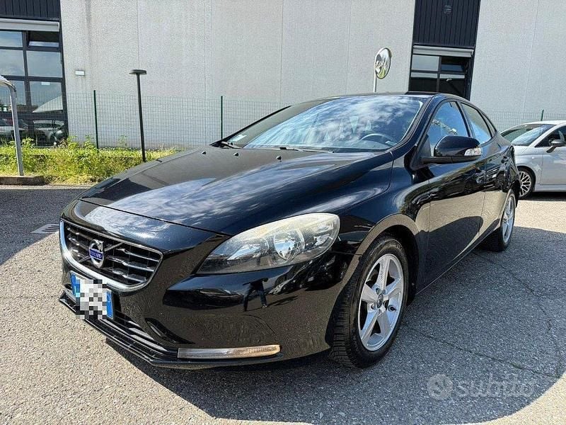 Usata Volvo V40 Kinetic 115 CV (84 kW) 2014 Nero Berlina