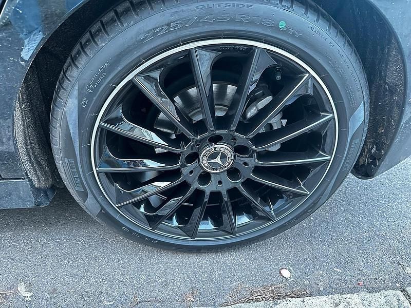 Usata Mercedes A180 Premium 136 CV (100 kW) 2023 Nero Berlina