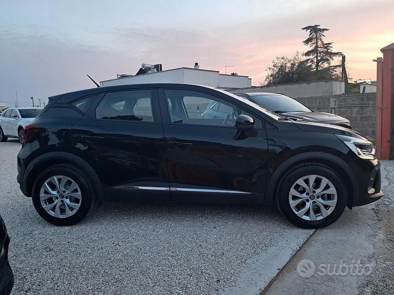 Usata Renault Captur 116 CV (85 kW) 2021 Nero SUV