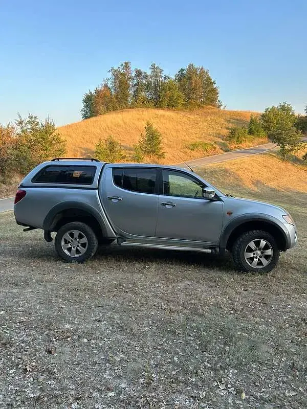 Usata Mitsubishi L200 Intense 136 CV (100 kW) 2006 Grigio Pick-up