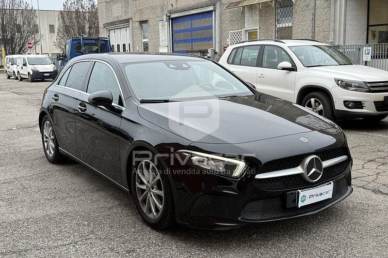Usata Mercedes A180 116 CV (85 kW) 2019 Nero Berlina
