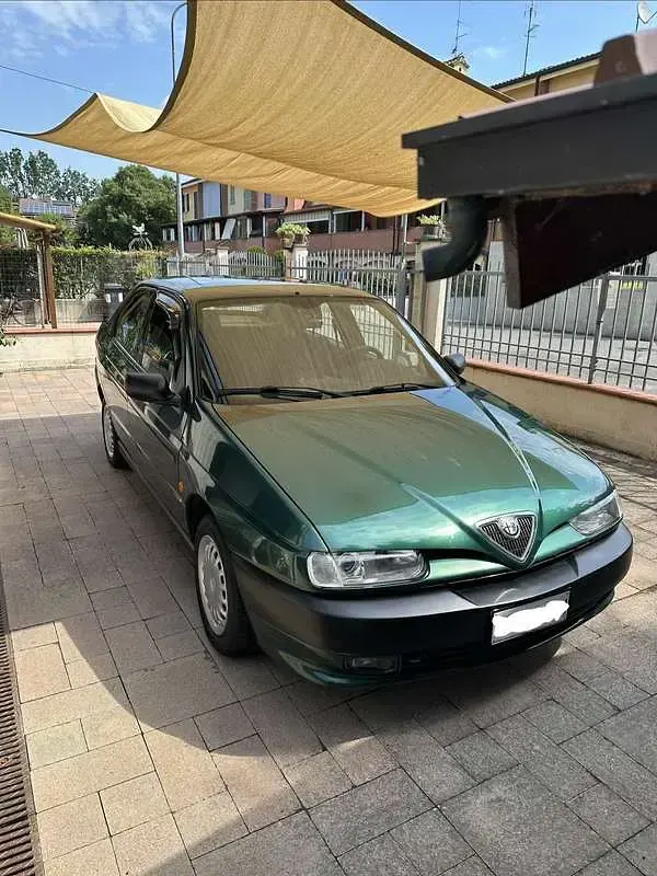 Usata Alfa Romeo 146 120 CV (88 kW) 1997 Utilitaria