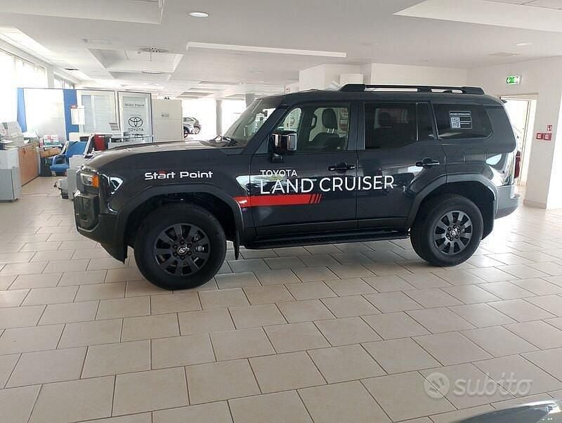 Usata Toyota Land Cruiser 205 CV (150 kW) 2024 Grigio SUV
