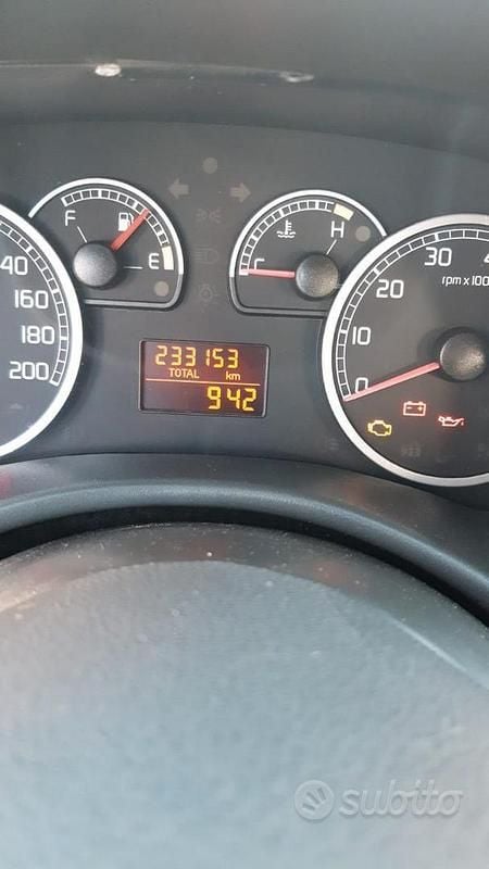 Begagnad Fiat Punto Active 60 HK (44 kW) 2009 Svart Sedan