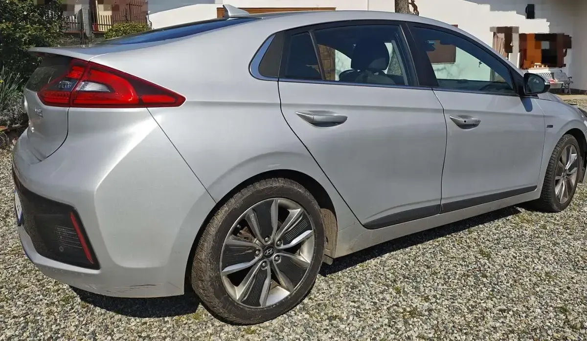 Usata Hyundai Ioniq Comfort 105 CV (77 kW) 2017 Utilitaria