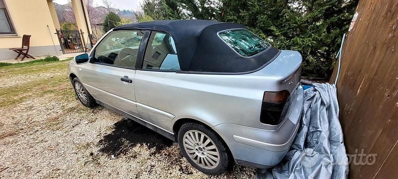 Usata VW Golf Cabriolet 101 CV (74 kW) 2001 Cabrio