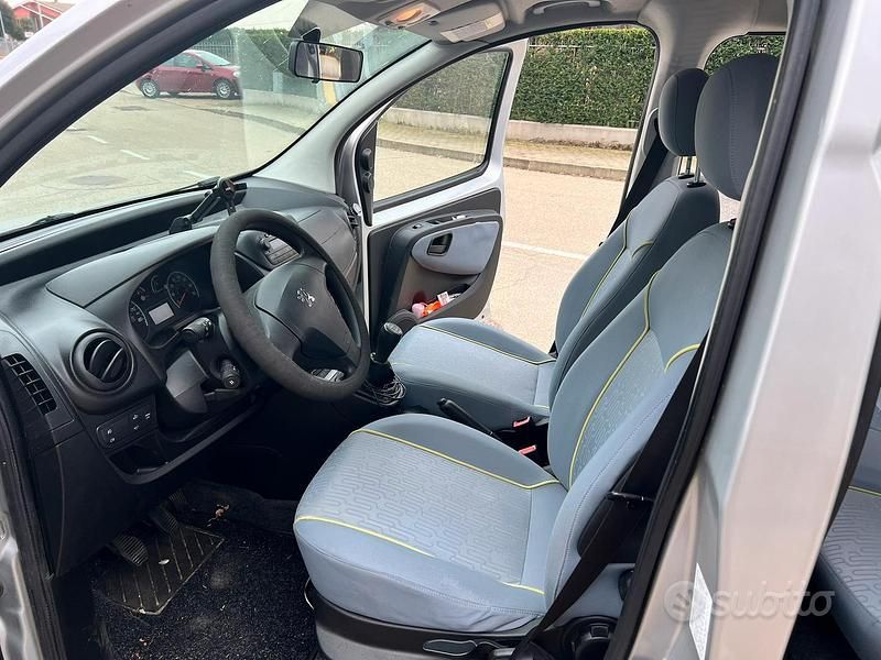 Occasion Peugeot Bipper 75 ch (55 kW) 2012 Gris Monospace