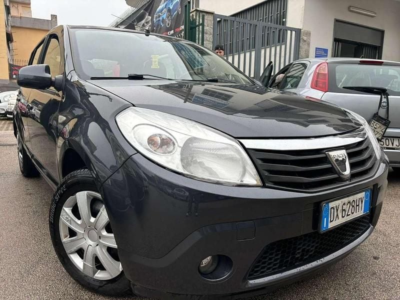 Nero Usata 2009 Dacia Sandero Lauréate Due volumi | 3000 € (Ottimo prezzo) - Immagine 1/4