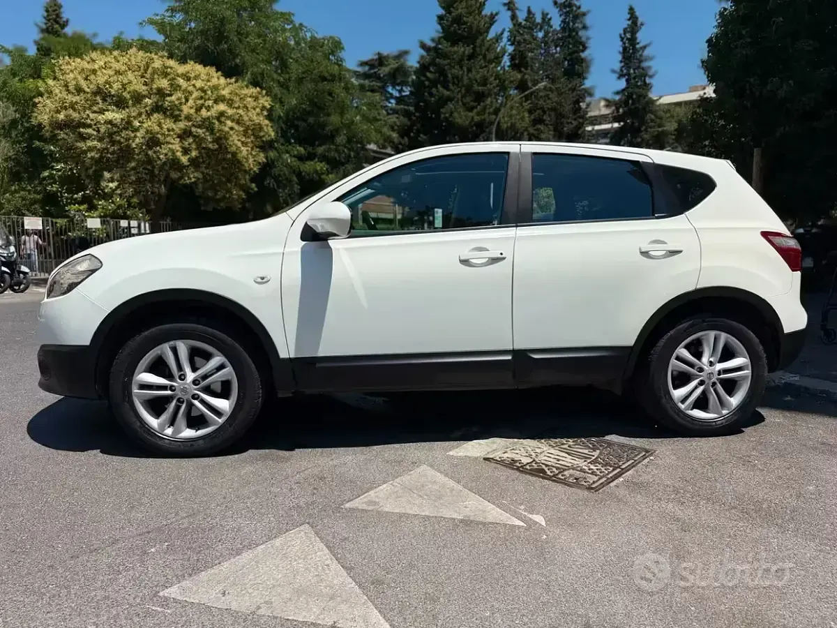 Usata Nissan Qashqai 150 CV (110 kW) 2011 Bianco SUV