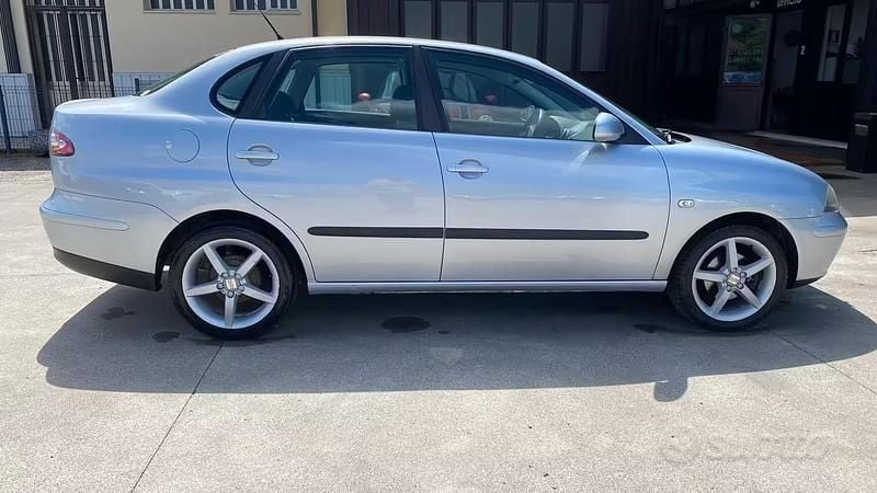 Usata Seat Cordoba Stylance 86 CV (63 kW) 2007 Grigio Berlina