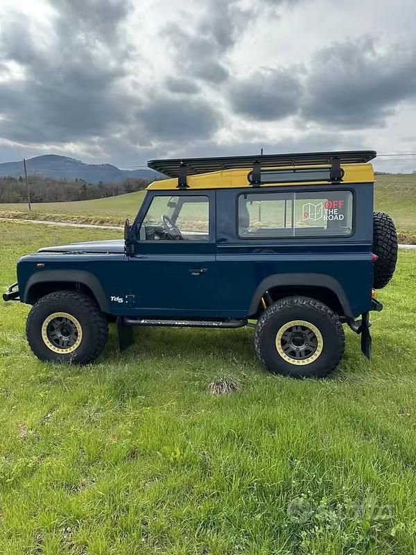 Usata Land Rover Defender 122 CV (89 kW) 1999 Station wagon