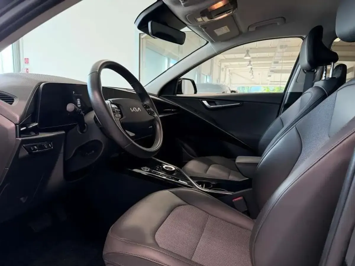 Usata Kia Niro Style 105 CV (77 kW) 2022 Black soul SUV