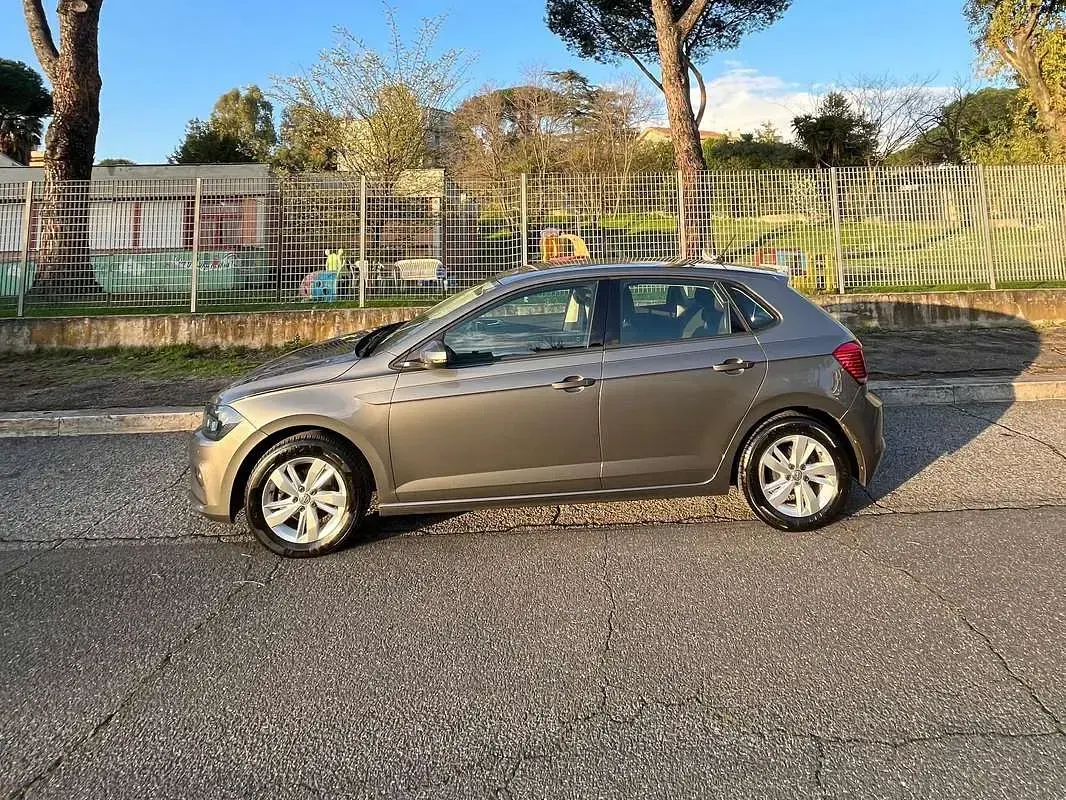 Usata VW Polo Comfortline 80 CV (58 kW) 2018 Grigio Utilitaria