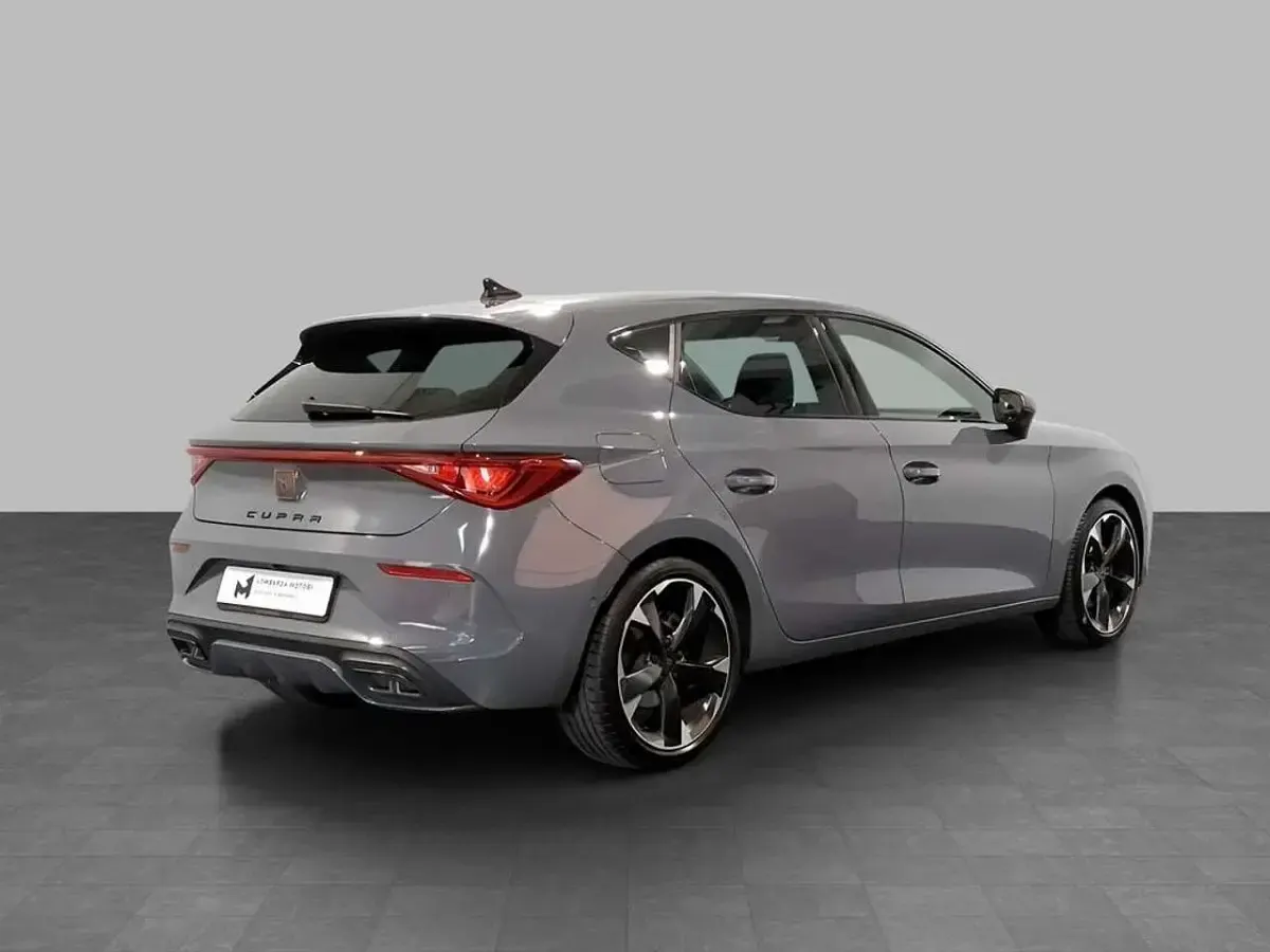Usata Cupra Leon 150 CV (110 kW) 2023 Grigio graphene Berlina