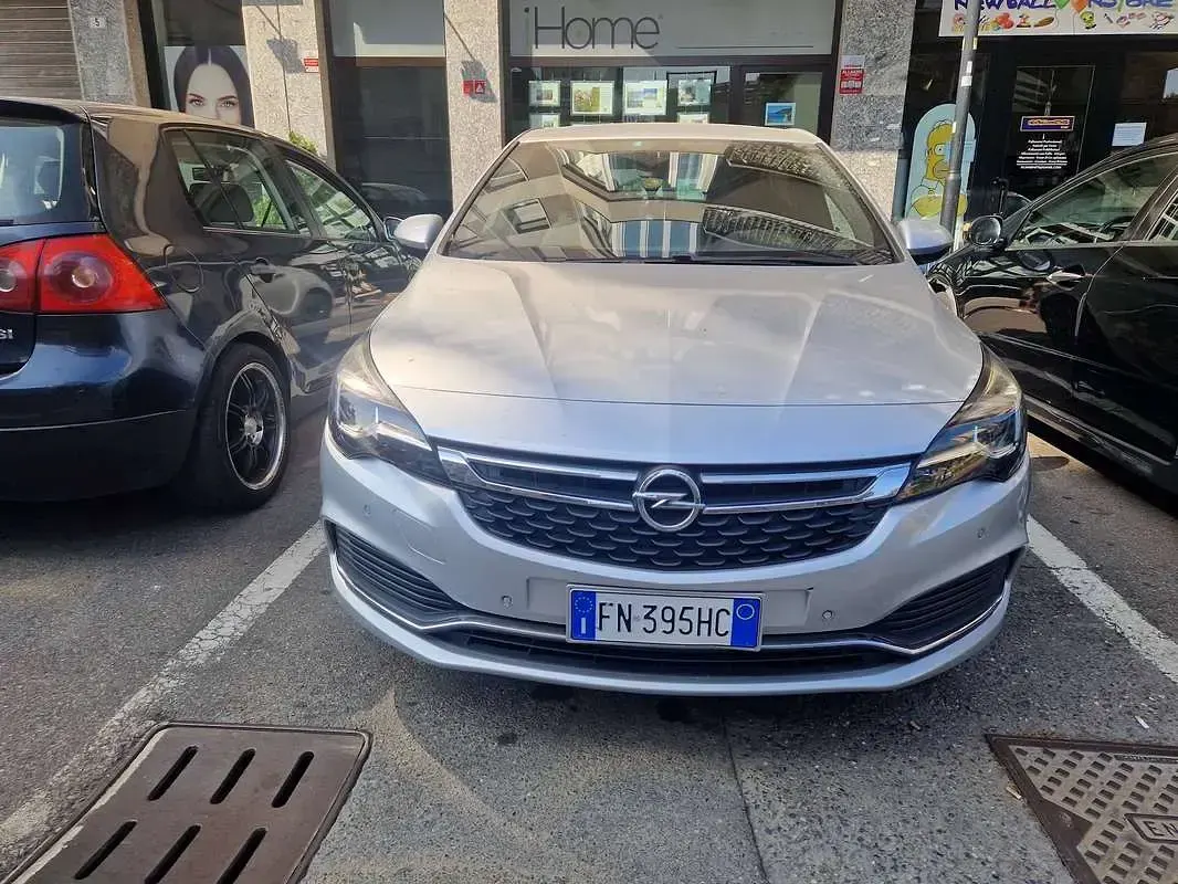 Usata Opel Astra Dynamic 136 CV (100 kW) 2018 Argento Berlina