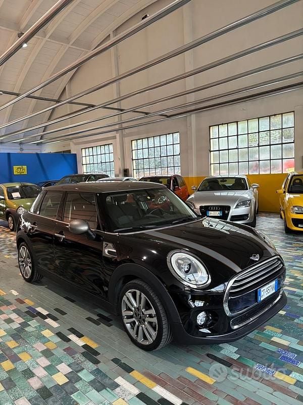 Usata Mini Cooper Hype 136 CV (100 kW) 2016 Nero Utilitaria