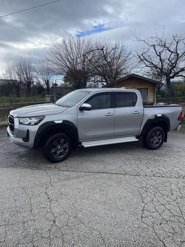 Usata Toyota HiLux Lounge 150 CV (110 kW) 2022 Pick-up