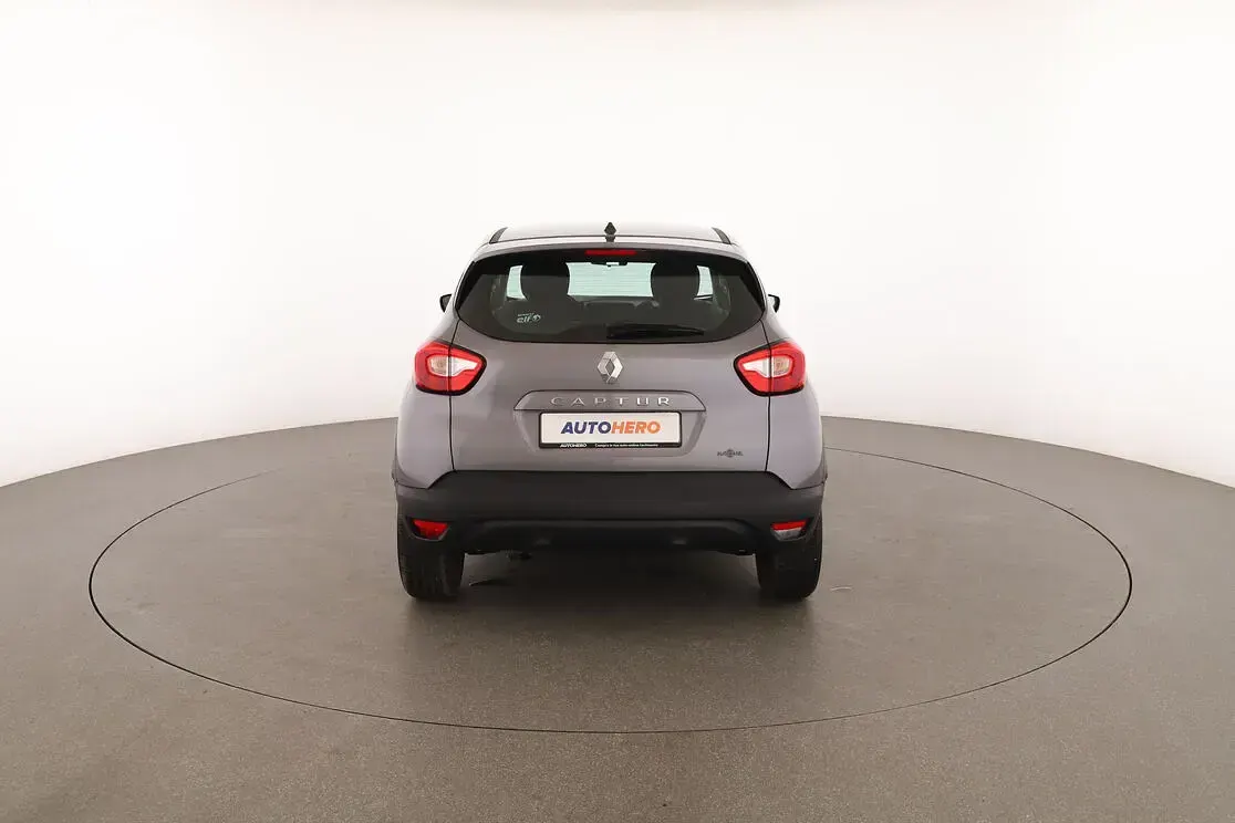 Usata Renault Captur Zen 90 CV (66 kW) 2017 Grigio SUV