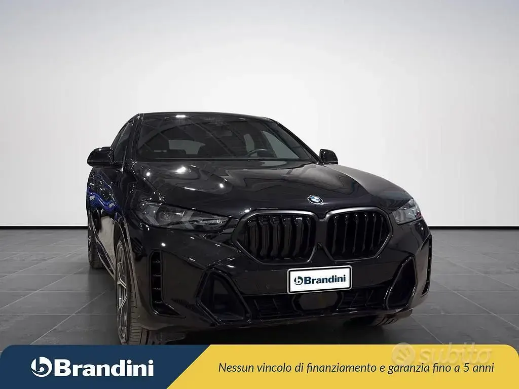 Usata BMW X6 M Sport 298 CV (219 kW) 2025 Black sapphire met. SUV