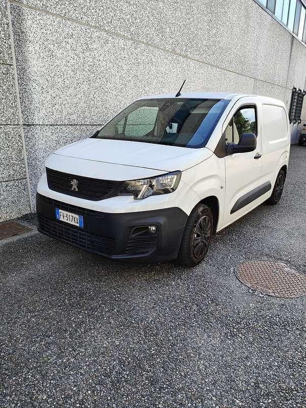 Usata 2019 Peugeot Partner Monovolume | 6000 € (Super prezzo) - Immagine 1/4