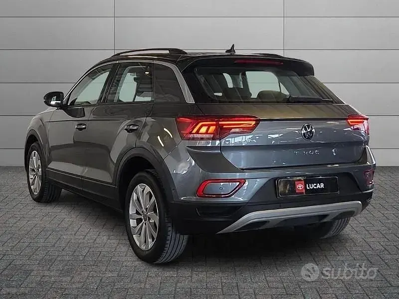 Usata VW T-Roc Life 110 CV (80 kW) 2023 Grigio SUV
