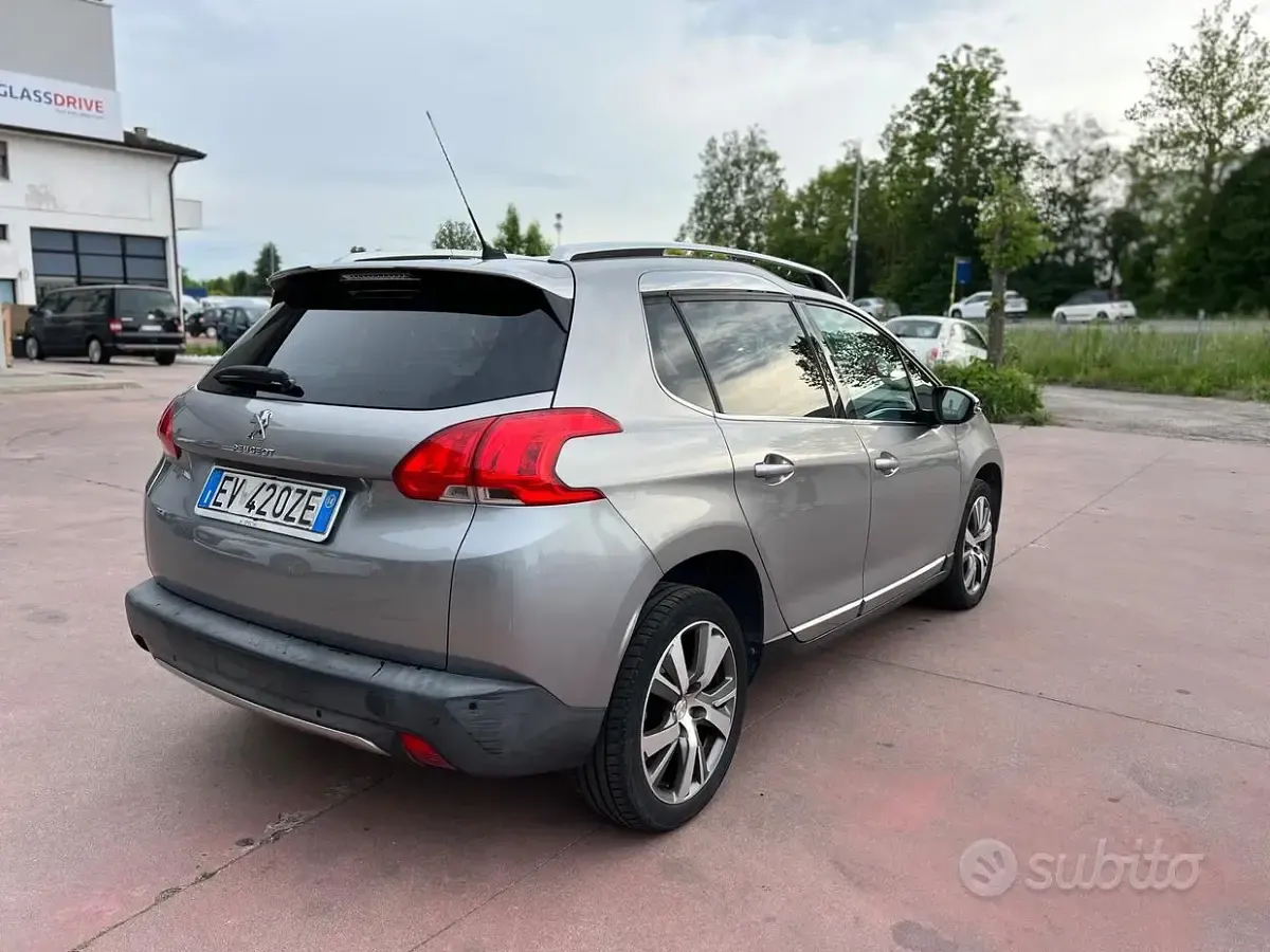 Usata Peugeot 2008 Allure 92 CV (67 kW) 2014 Grigio SUV