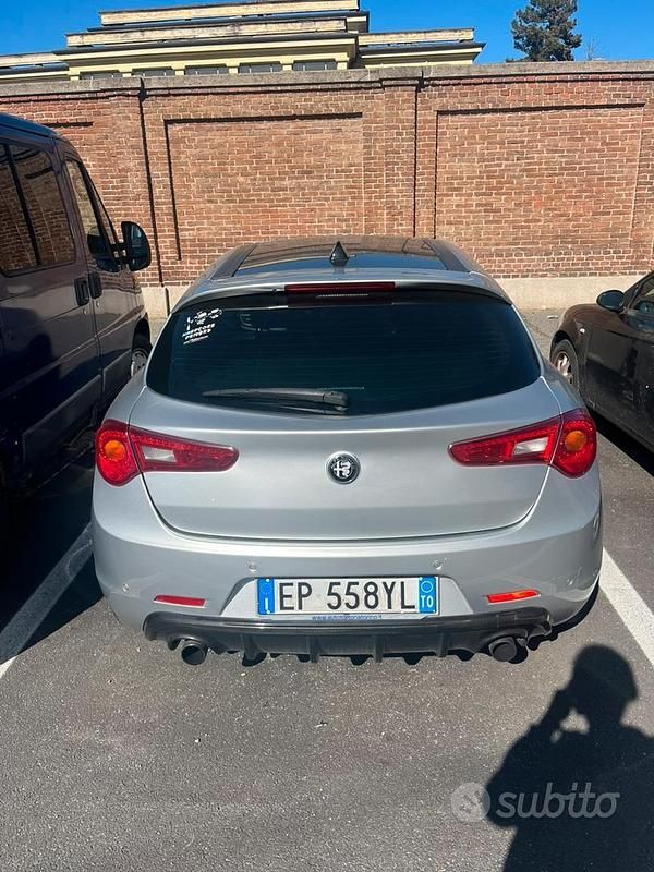 Usata Alfa Romeo Giulietta 170 CV (125 kW) 2013 Grigio Utilitaria