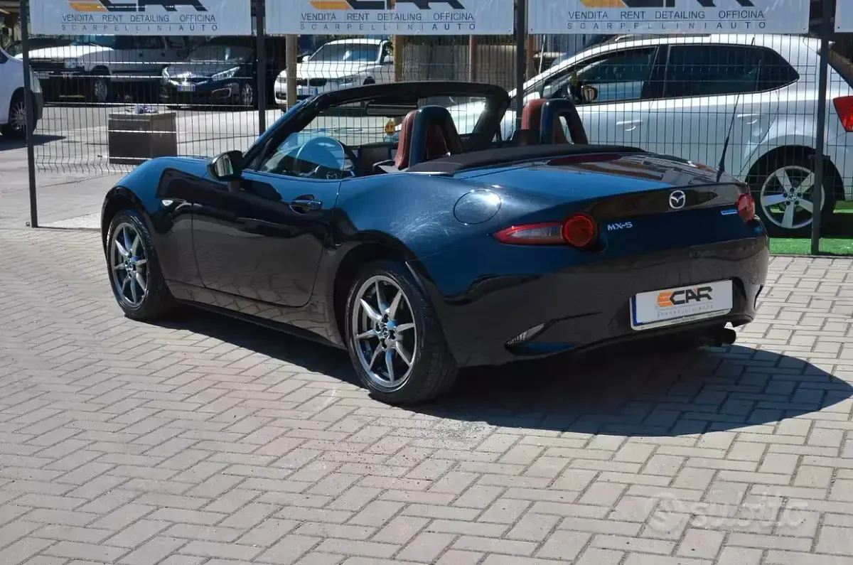 Usata Mazda MX5 Exceed 132 CV (97 kW) 2022 Nero Cabrio
