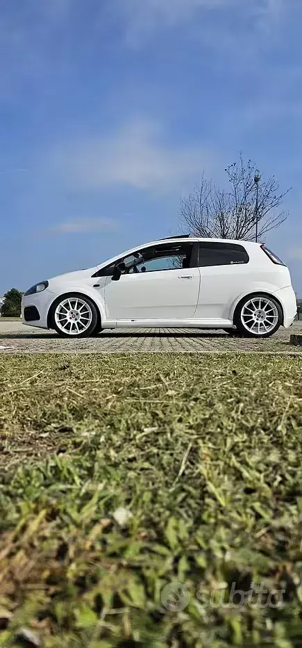 Usata Fiat Grande Punto Abarth 120 CV (88 kW) 2009 Bianco Utilitaria