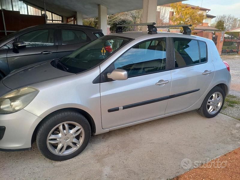 Usata Renault Clio III 75 CV (55 kW) 2008 Grigio Utilitaria