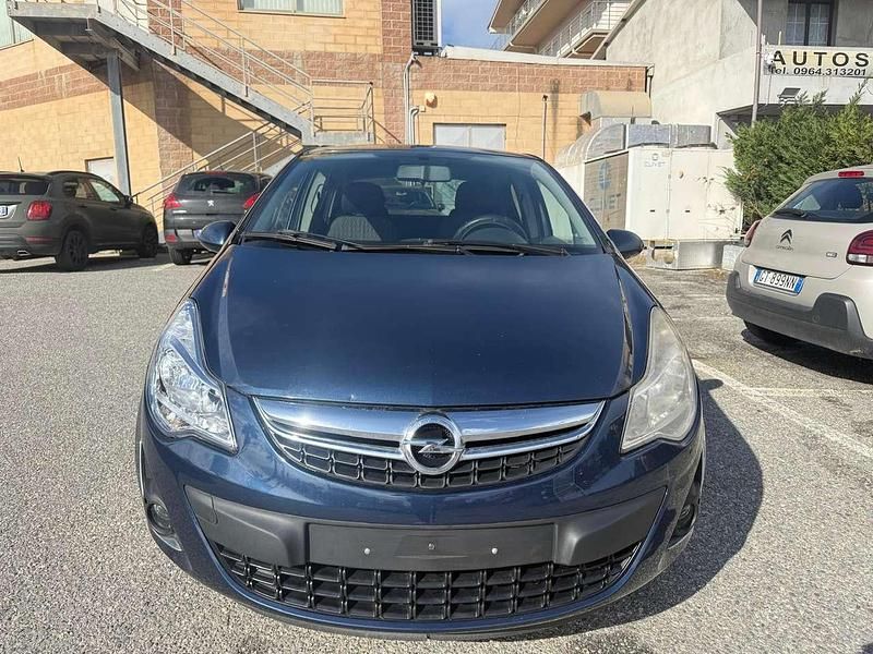 Usata Opel Corsa Edition 75 CV (55 kW) 2014 Blu/azzurro Utilitaria