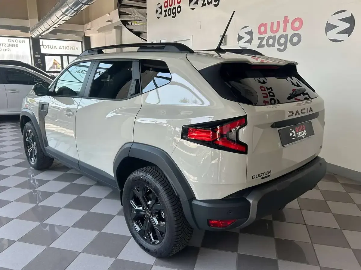 Nuova Dacia Duster Extreme 150 CV (110 kW) 2026 Beige metallizzato SUV