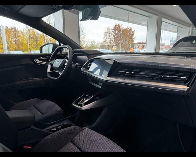 Usata Audi Q4 e-tron Advanced Plus 210 kW (286 CV) 2024 Grigio SUV
