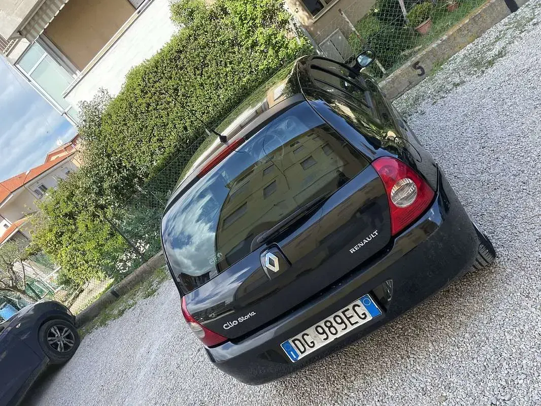Usata Renault Clio II 58 CV (42 kW) 2007 Berlina
