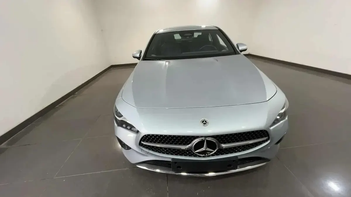 Usata Mercedes CLA180 Luxury 116 CV (85 kW) 2024 Hightech silver met. Berlina