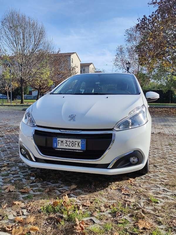 Usata Peugeot 208 Active 75 CV (55 kW) 2017 Utilitaria