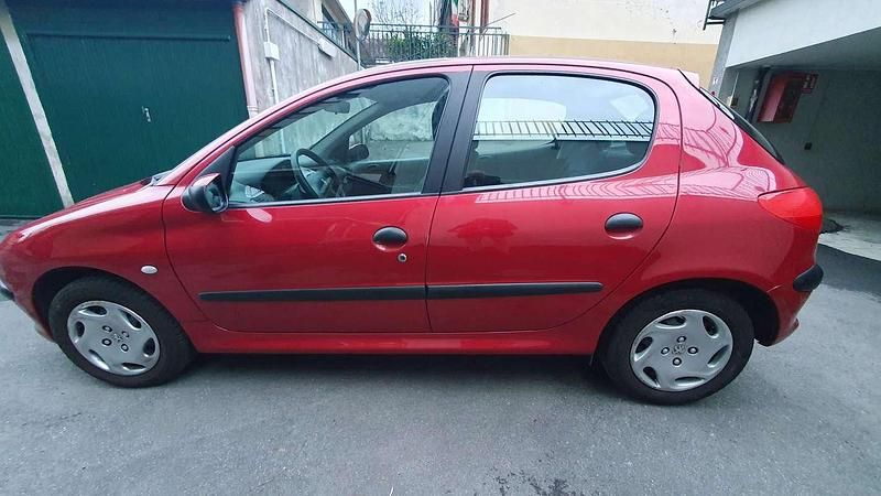 Usata Peugeot 206 75 CV (55 kW) 2000 Rosso Berlina
