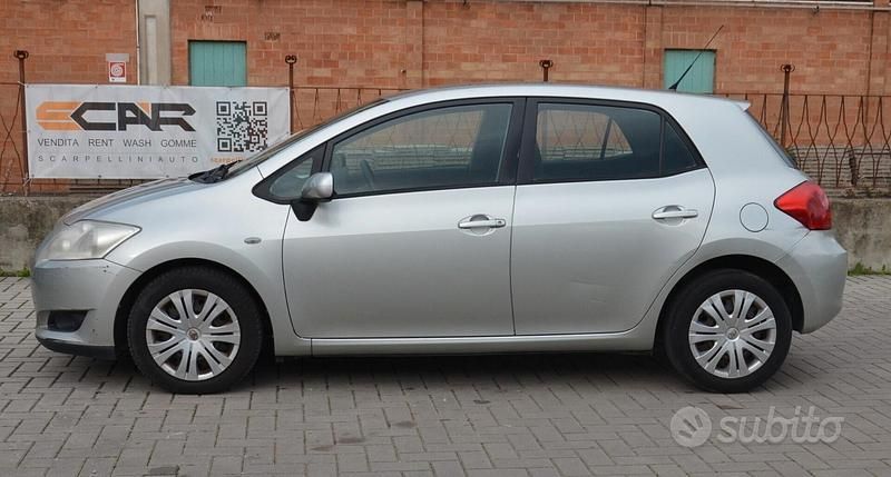 Usata Toyota Auris Sol 126 CV (92 kW) 2007 Grigio Utilitaria