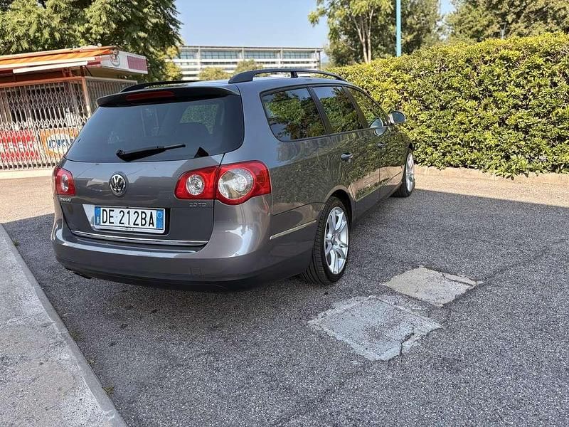 Begagnad VW Passat Trendline 150 HK (110 kW) 2006 Grå Sedan