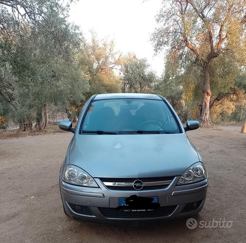 Usata Opel Corsa 58 CV (42 kW) 2005 Grigio Utilitaria