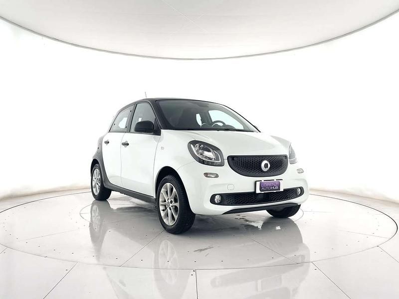 Usata Smart ForFour Prime 71 CV (52 kW) 2018 Bianco e tetto nero Utilitaria