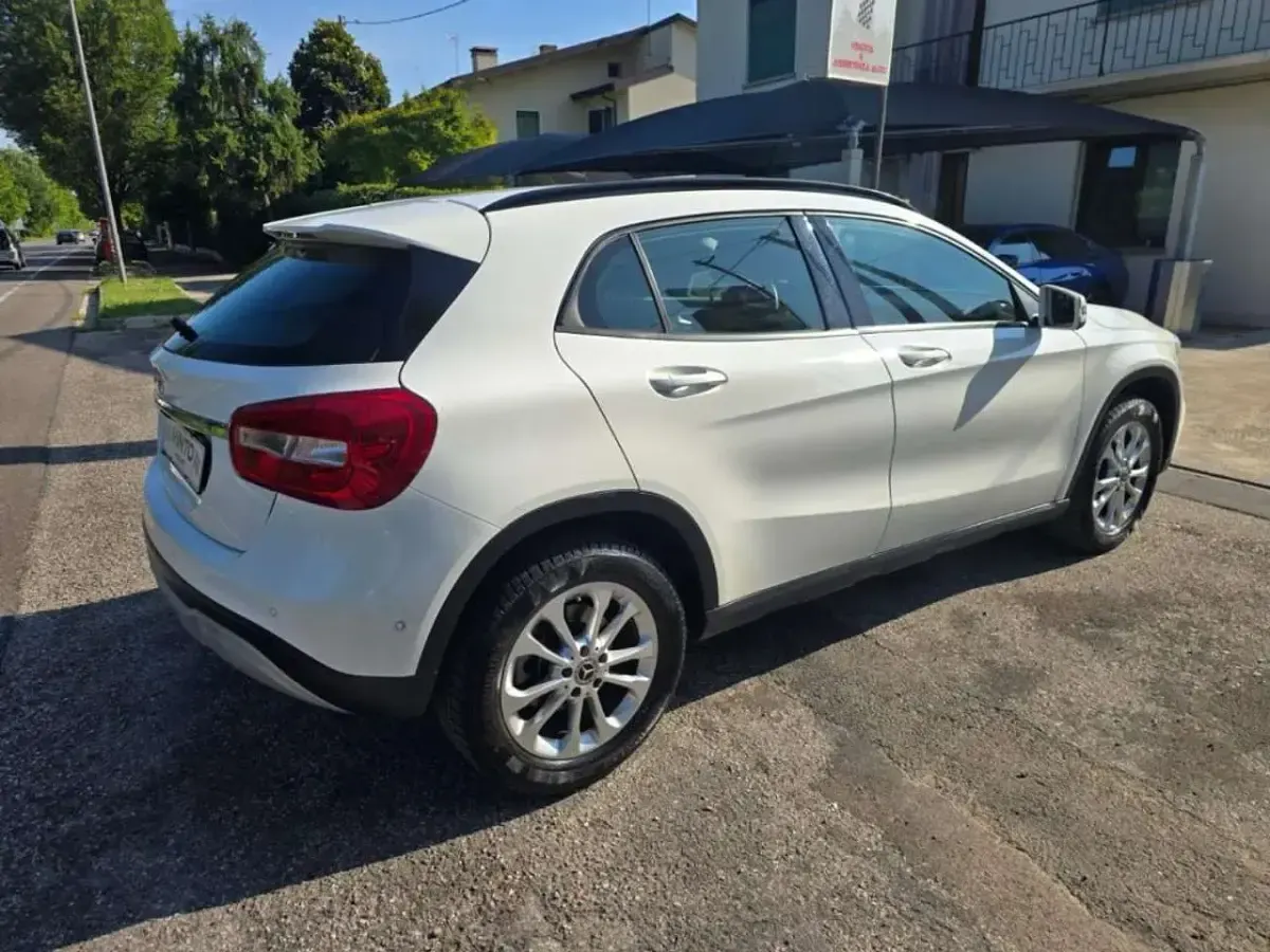 Usata Mercedes GLA200 Executive 136 CV (100 kW) 2018 Antracite SUV
